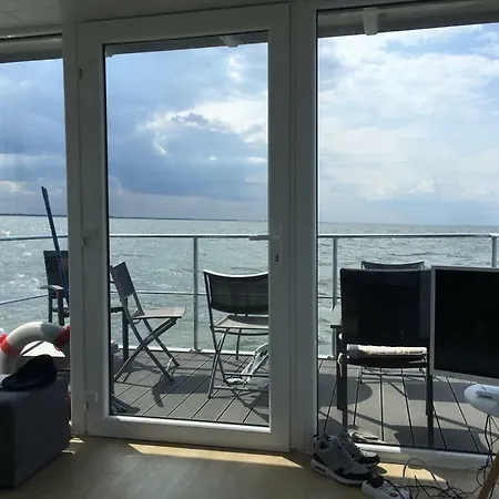 Hausboot Big Blue Botel